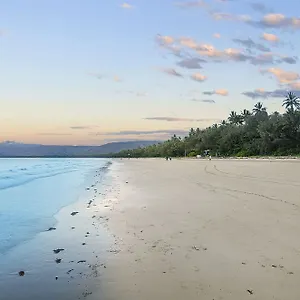 Apartahotel By The Sea
